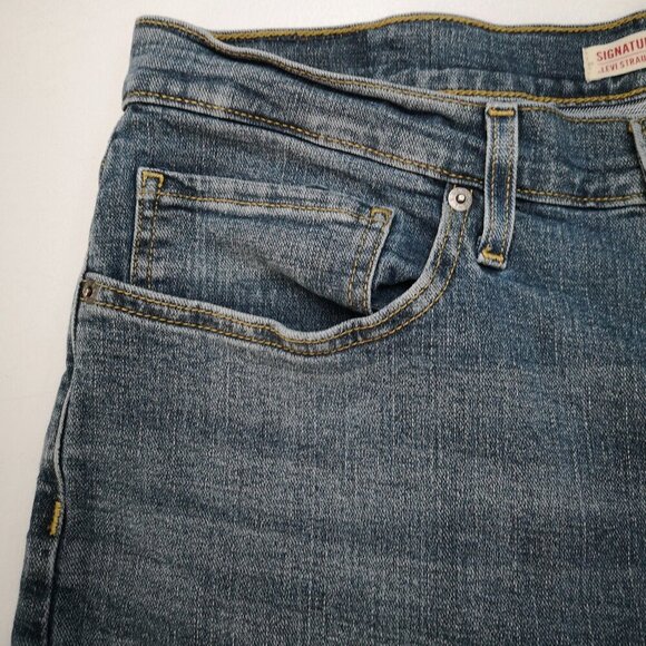 Signature by Levi Strauss Men's Size 36/32 Medium Wash Straight Leg Jeans - Picture 7 of 14